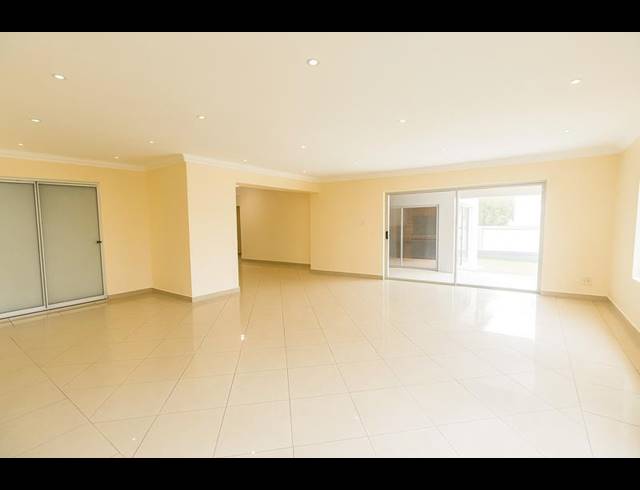 5 BEDROOM HOUSE FOR SALE IN MORELETAPARK